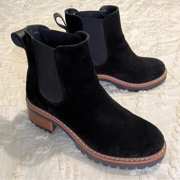 bertuchi Shoes - Bertuchi Black Suede Booties Size 39